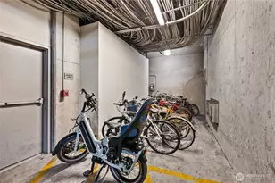 699 John St, Seattle, WA 98109 - Photo 33