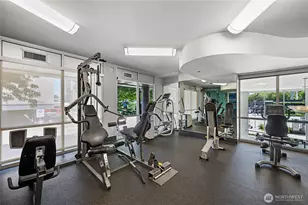 699 John St, Seattle, WA 98109 - Photo 25