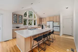 1665 204th Ave NE, Sammamish, WA 98074 - Photo 11