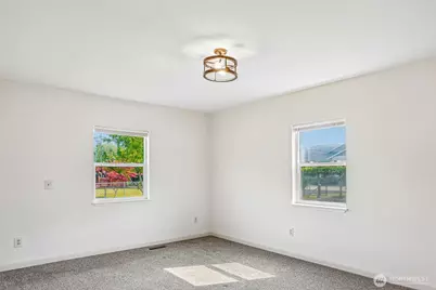 923 16th Street SW, Puyallup, WA 98371 - Photo 17
