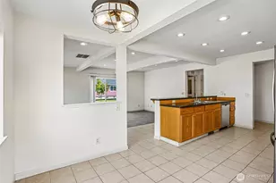 923 16th St SW, Puyallup, WA 98371 - Photo 9