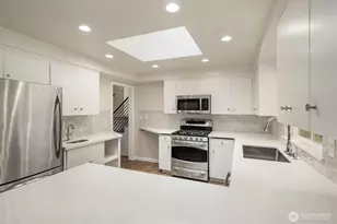 2711 101st Pl NE, Bellevue, WA 98004 - Photo 9