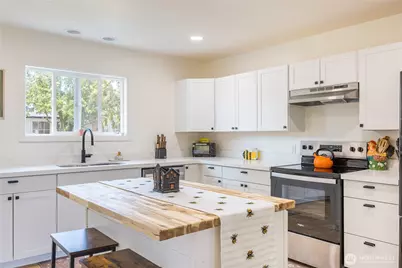 820 W 12th Street, Port Angeles, WA 98363 - Photo 11