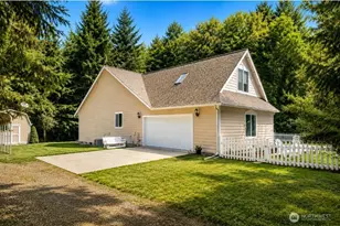 351 E Island Shores Rd, Shelton, WA 98584 - Photo 3