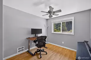 8103 Hawaii Ln, Clinton, WA 98236 - Photo 9