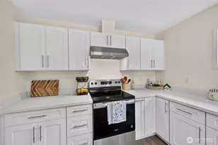 4042 5th Ave NE, Seattle, WA 98105 - Photo 15