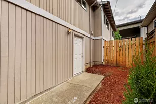 4042 5th Ave NE, Seattle, WA 98105 - Photo 21