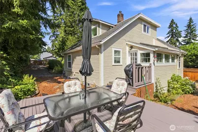 14350 Corliss Avenue N, Seattle, WA 98133 - Photo 9