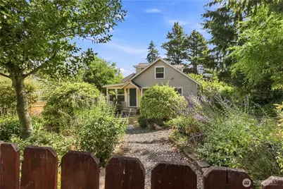 14350 Corliss Avenue N, Seattle, WA 98133 - Photo 17