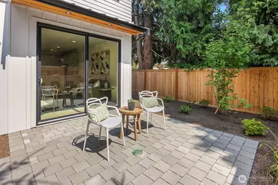 7064 Cleopatra Place NW, Seattle, WA 98117 - Photo 23