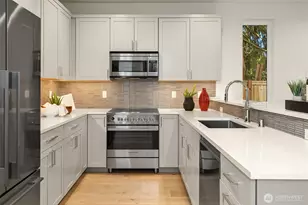 7064 Cleopatra Pl NW, Seattle, WA 98117 - Photo 7