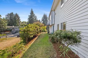 8809 Earl Ave NW, Seattle, WA 98117 - Photo 33