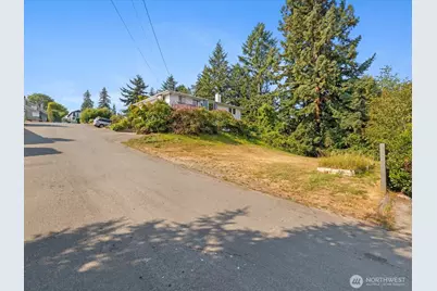 88 Xx Earl Avenue NW, Seattle, WA 98117 - Photo 1