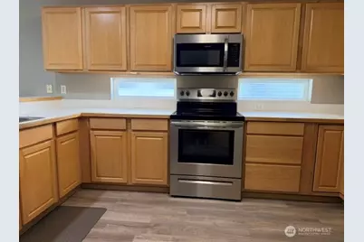 405 118 Street E, Tacoma, WA 98445 - Photo 7