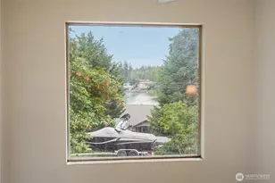 20601 Church Lake Dr E, Bonney Lake, WA 98391 - Photo 19