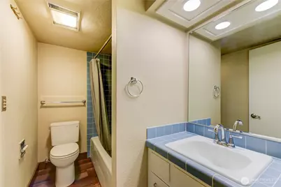 5038 California Avenue SW #1, Seattle, WA 98136 - Photo 17