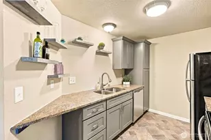 9815 Holly Dr, Everett, WA 98204 - Photo 9