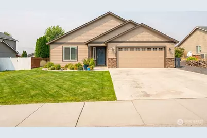 811 7th Avenue NE, Ephrata, WA 98823 - Photo 1