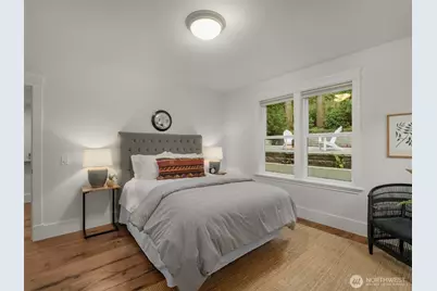 1007 W Newell Street, Seattle, WA 98119 - Photo 31