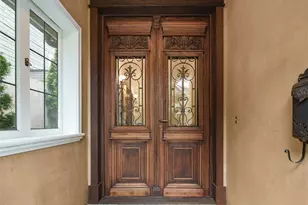 1007 W Newell St, Seattle, WA 98119 - Photo 3