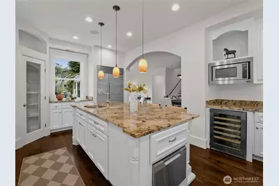 1007 W Newell Street, Seattle, WA 98119 - Photo 15