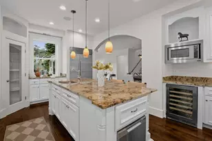 1007 W Newell St, Seattle, WA 98119 - Photo 15