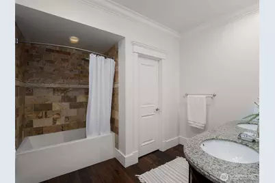1007 W Newell Street, Seattle, WA 98119 - Photo 27