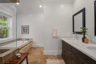 1007 W Newell St, Seattle, WA 98119 - Photo 21
