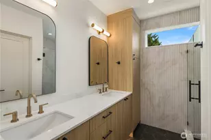3638 Greenwood Ave N, Seattle, WA 98103 - Photo 13