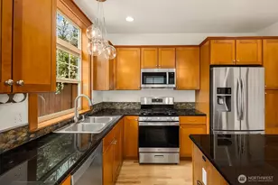 1905 NE 125th St, Seattle, WA 98125 - Photo 11