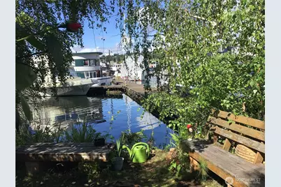 624 W Ewing Street, Seattle, WA 98119 - Photo 15