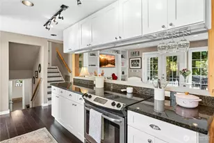 860 Valley View Place SW, Issaquah, WA 98027 - Photo 3