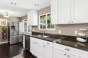 860 Valley View Place SW, Issaquah, WA 98027 - Photo 7