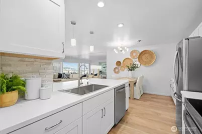 515 Lake Street S #205, Kirkland, WA 98033 - Photo 9