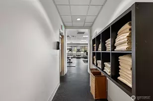 910 Lenora St, Seattle, WA 98121 - Photo 25