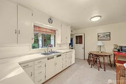 7508 Woodland Avenue E, Puyallup, WA 98371 - Photo 5
