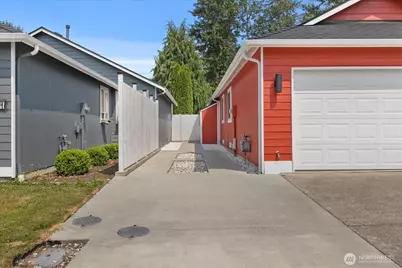 5805 105th Place NE, Marysville, WA 98270 - Photo 3