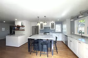 2256 Viewmont Way W, Seattle, WA 98199 - Photo 7