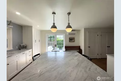 2256 Viewmont Way W, Seattle, WA 98199 - Photo 9