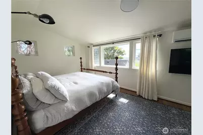 2256 Viewmont Way W, Seattle, WA 98199 - Photo 19