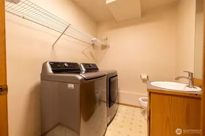 5018 Ryan Way, Seattle, WA 98178 - Photo 19