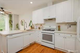 10410 Holly Dr, Everett, WA 98204 - Photo 13