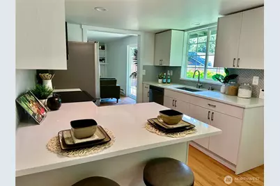 10407 170th Avenue NE, Redmond, WA 98052 - Photo 7
