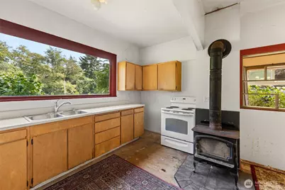 15215 91st Avenue SW, Vashon, WA 98070 - Photo 13