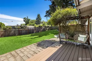 11059 SE 31st St, Bellevue, WA 98004 - Photo 9