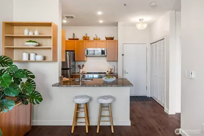 2414 1st Avenue #413, Seattle, WA 98121 - Photo 7