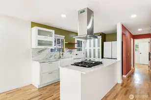 1609 E Alder St, Seattle, WA 98122 - Photo 9