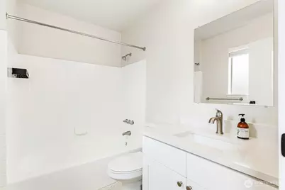 1609 E Alder Street, Seattle, WA 98122 - Photo 33