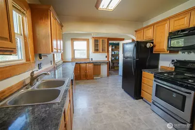 724 134th Street S, Tacoma, WA 98444 - Photo 3