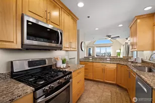 705 N State St, Bellingham, WA 98225 - Photo 13